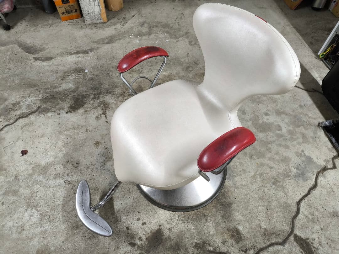 タカラベルモント　チェアー　理容室　美容室　インテリアにも