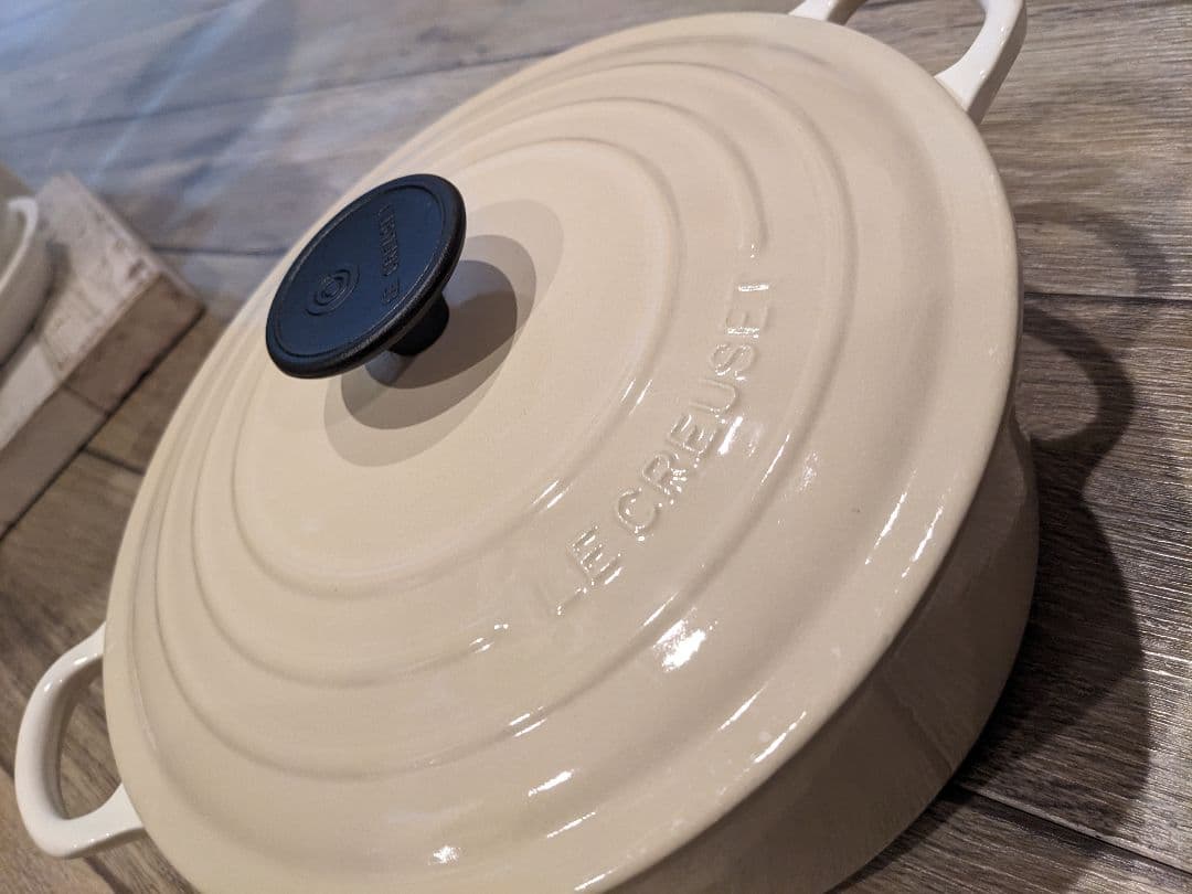 箱付き LE CREUSET 鋳鉄製 24 DUNE ココットロンド 希少カラー