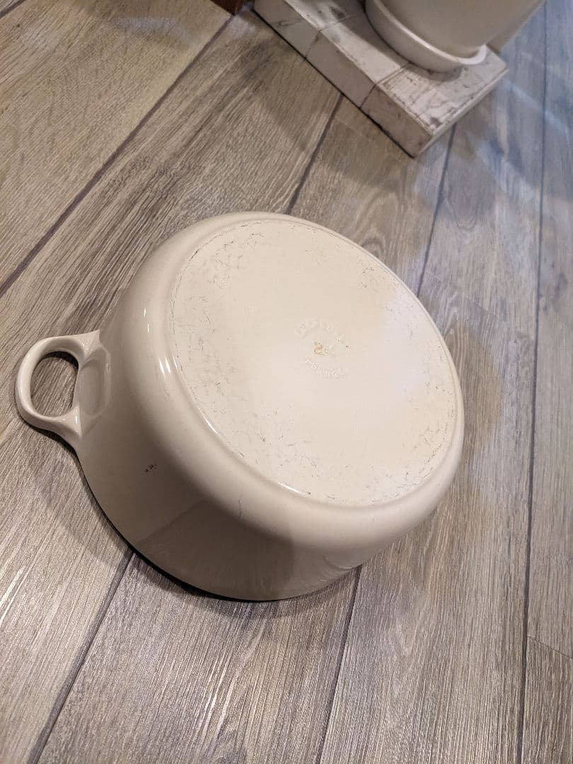 箱付き LE CREUSET 鋳鉄製 24 DUNE ココットロンド 希少カラー
