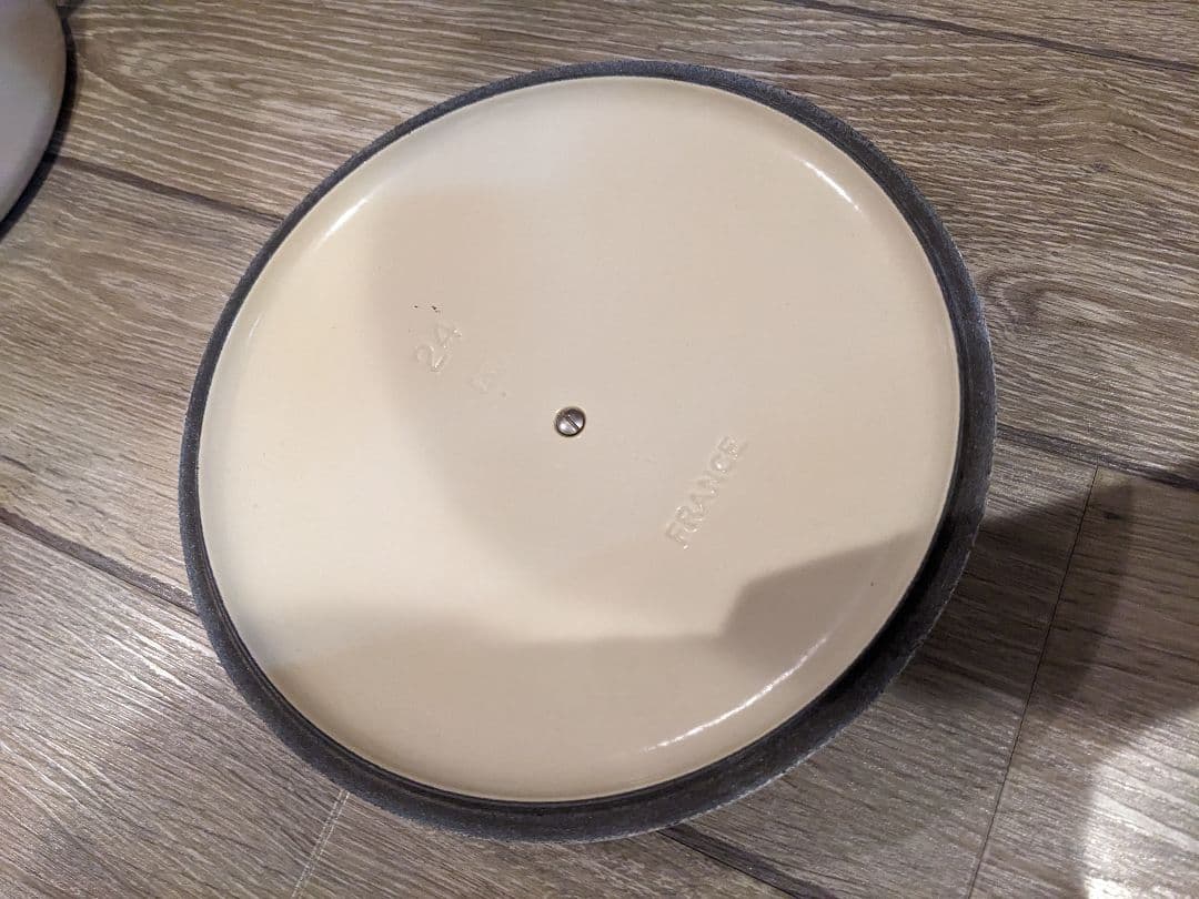 箱付き LE CREUSET 鋳鉄製 24 DUNE ココットロンド 希少カラー