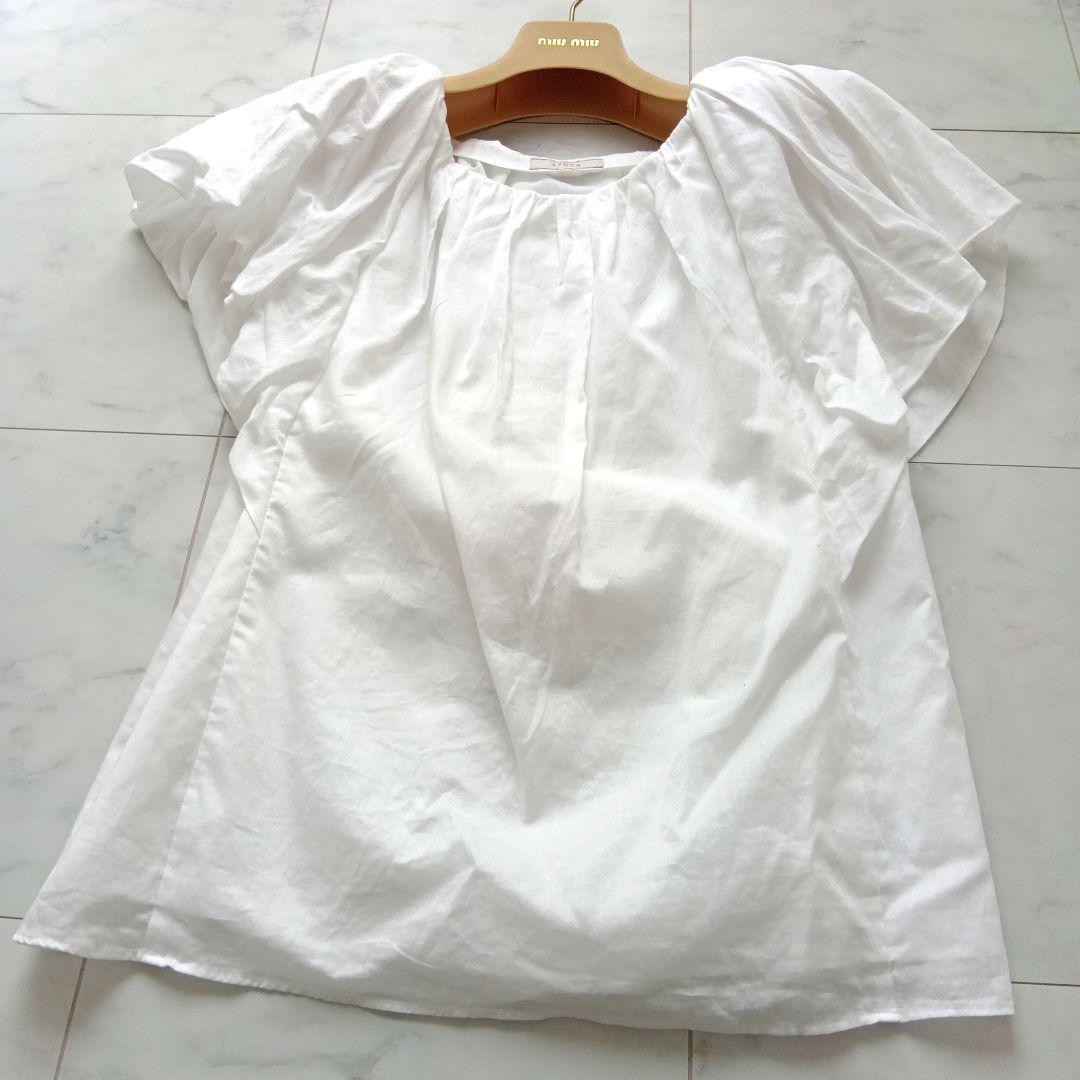 【未使用に近い】EPOCA ホワイト フリル 半袖シャツ　40