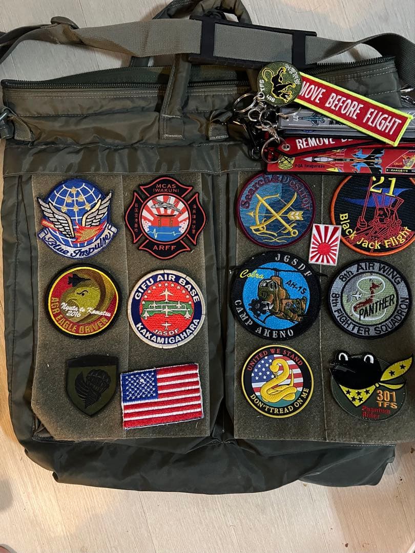 ヘルメットバッグ　パッチつけたままです。