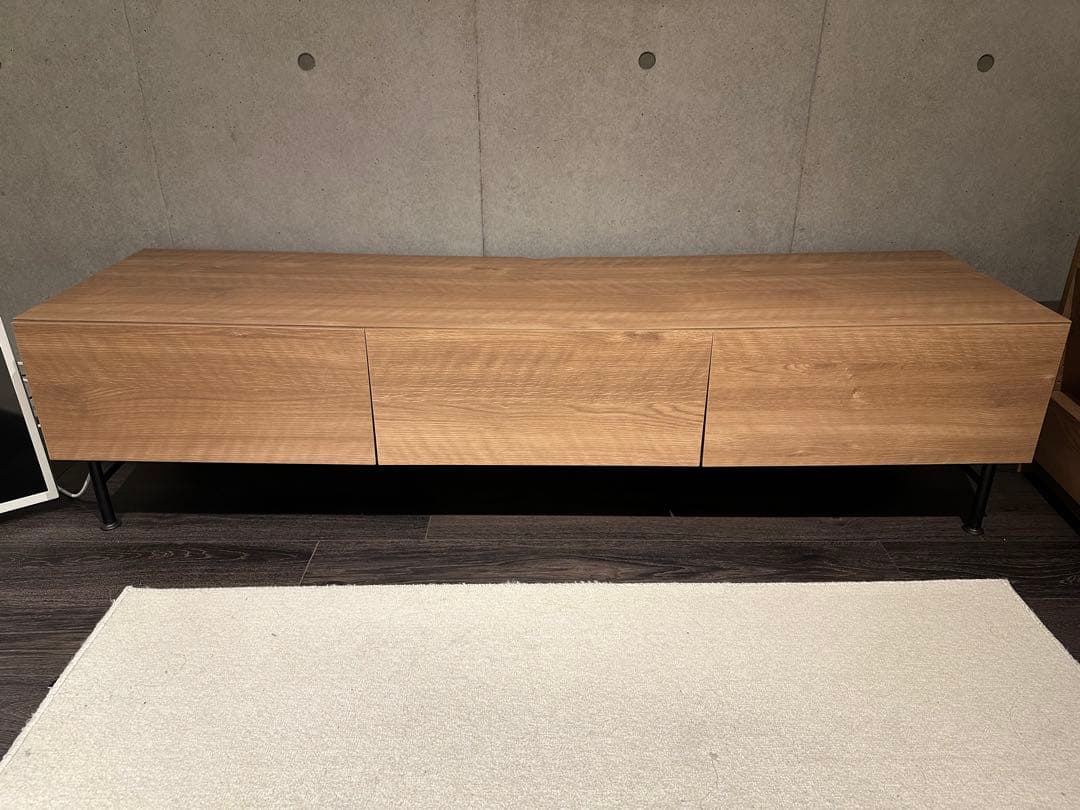 木製テレビ台 モダンデザイン 収納力抜群