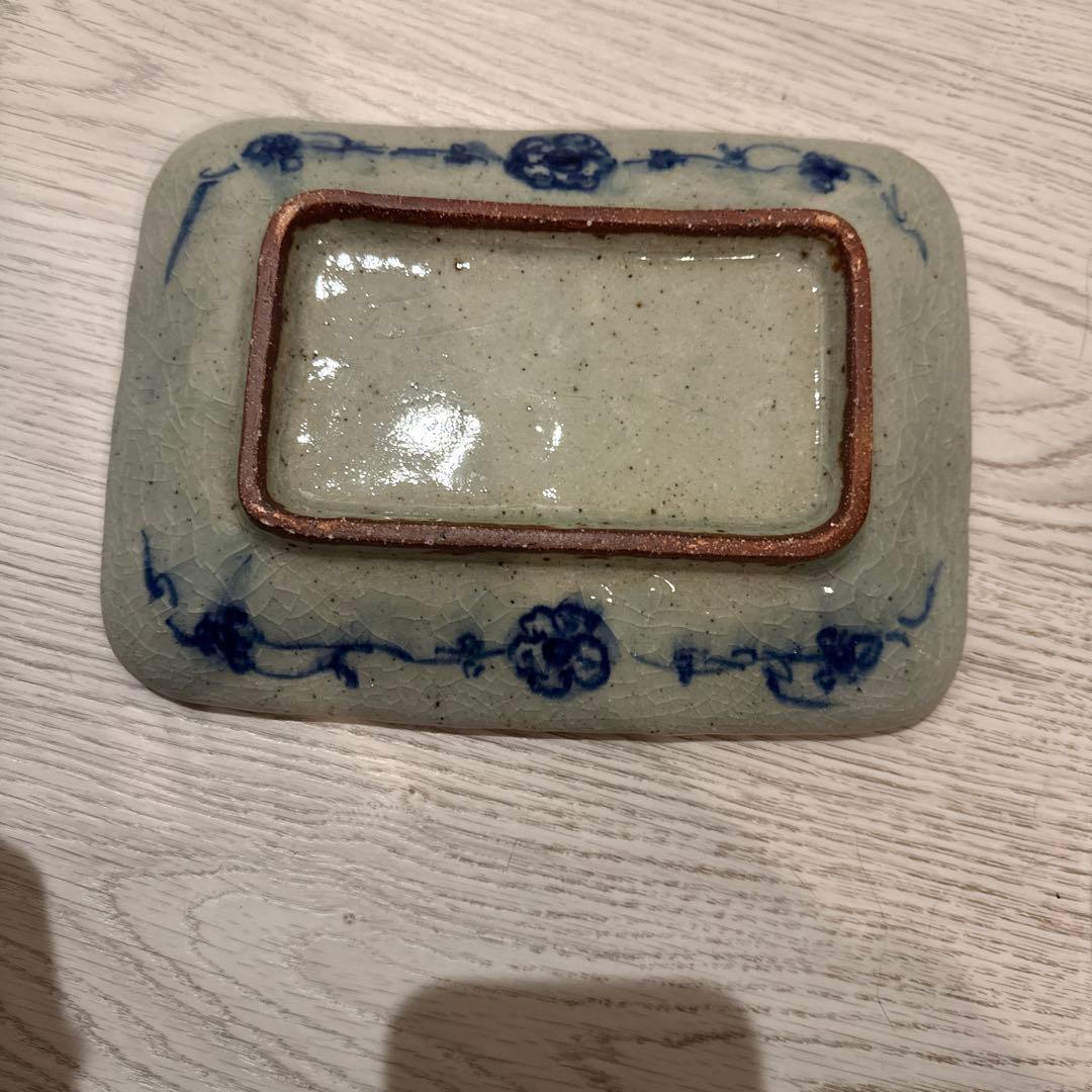 イムサムさん青と白の花柄陶磁器皿