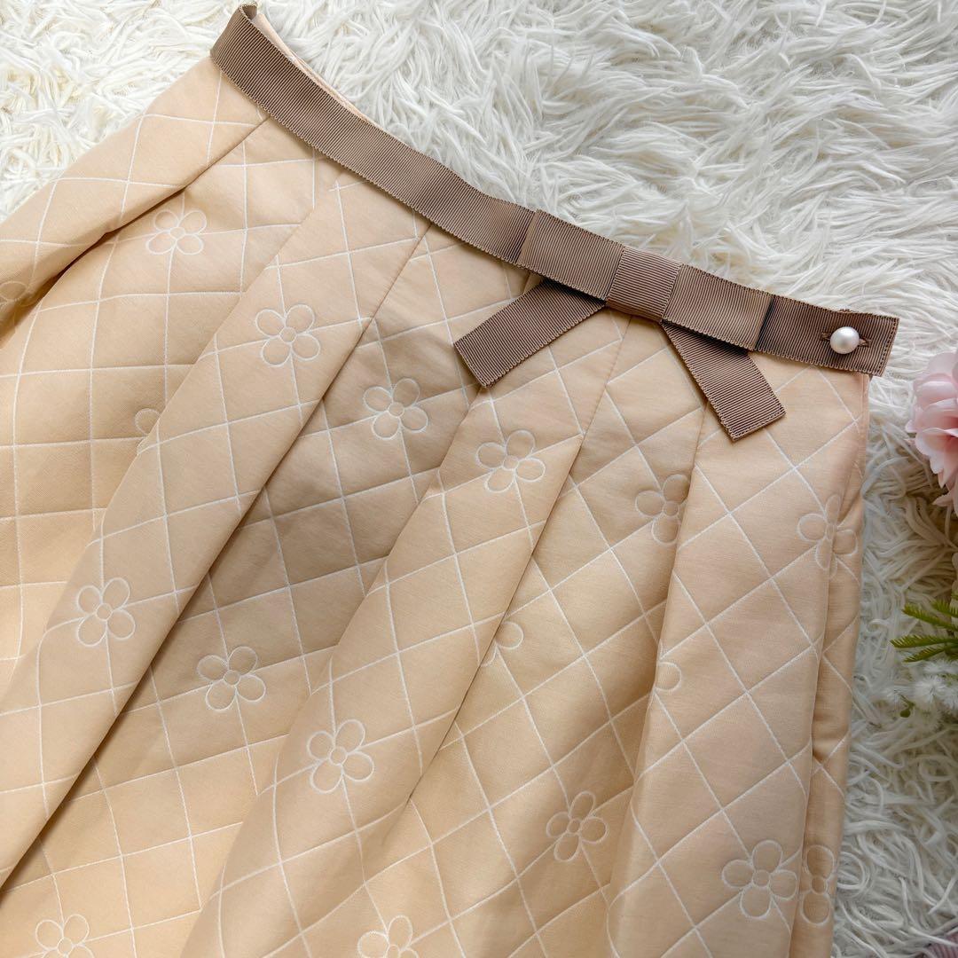 【未使用品】リボン　花柄　キルト風ジャカード　エムズグレイシー　スカート　パール