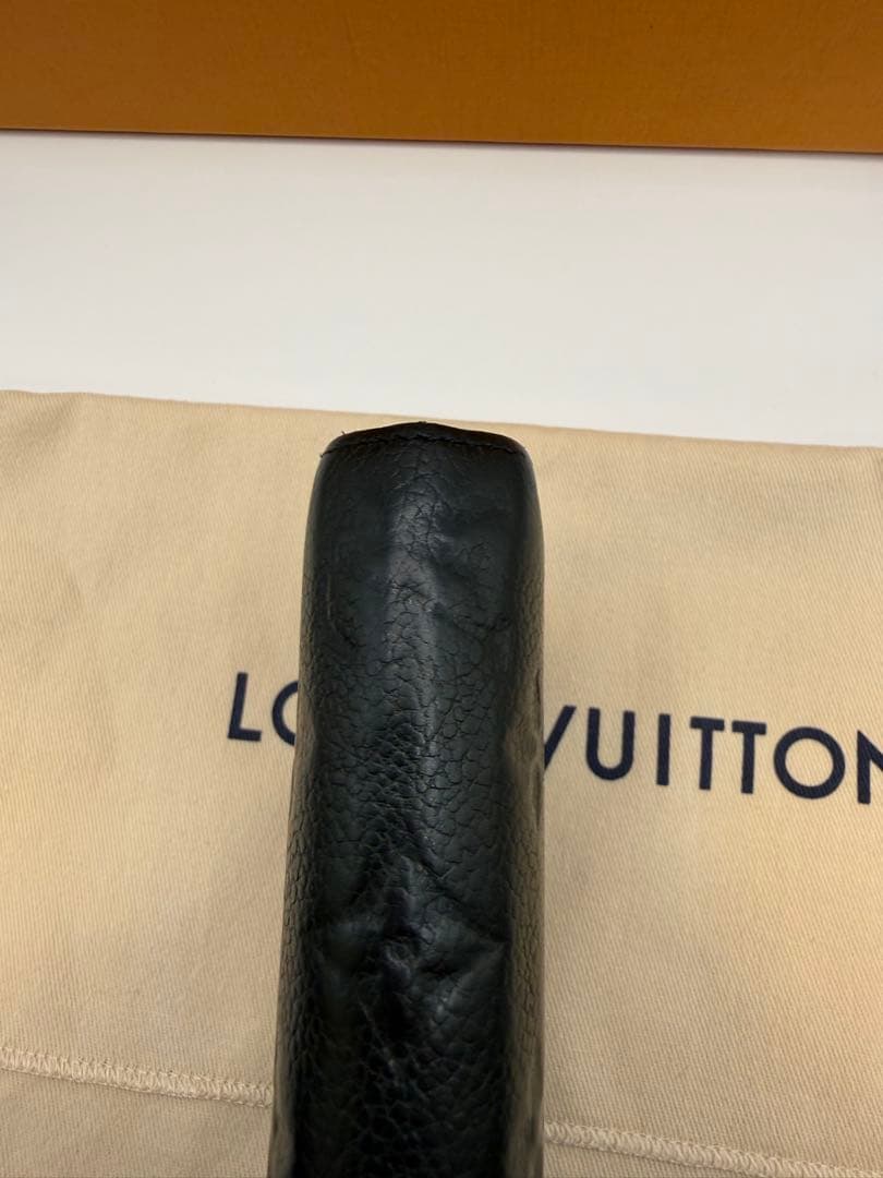 美品・ルイヴィトン アンプラント ジッピー 黒 長財布