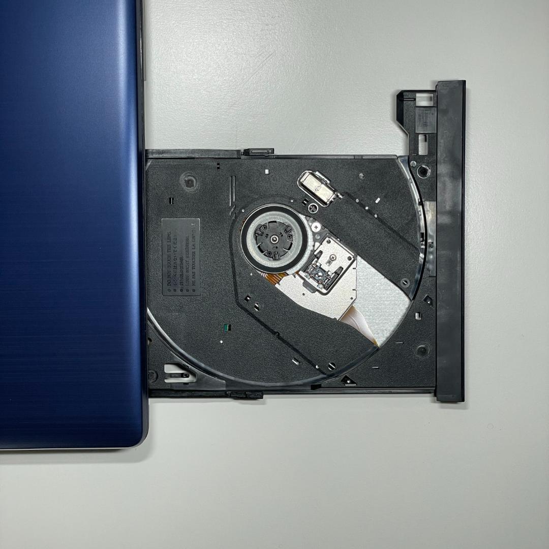 ★極美品★東芝 Dynabook 第13世代i5 メモリ16GB ノートPC