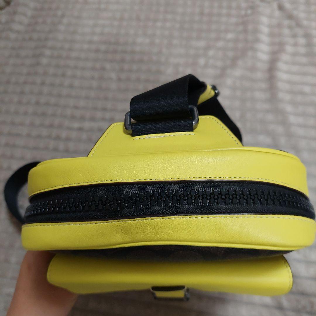 COACH ボディバッグ ブラウン/イエロー