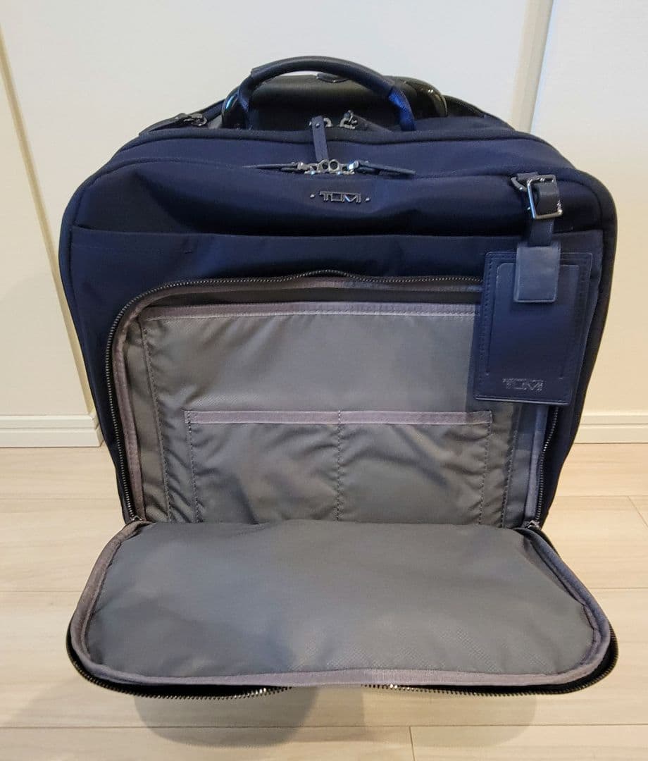 美品【TUMI 】ネイビー 4輪キャリーケー TUMI VOYAGEUR
