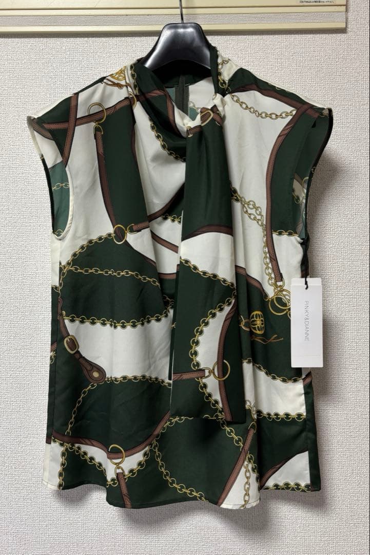 【新品】ピンキーアンドダイアン◆スカーフプリントブラウス カーキ 38