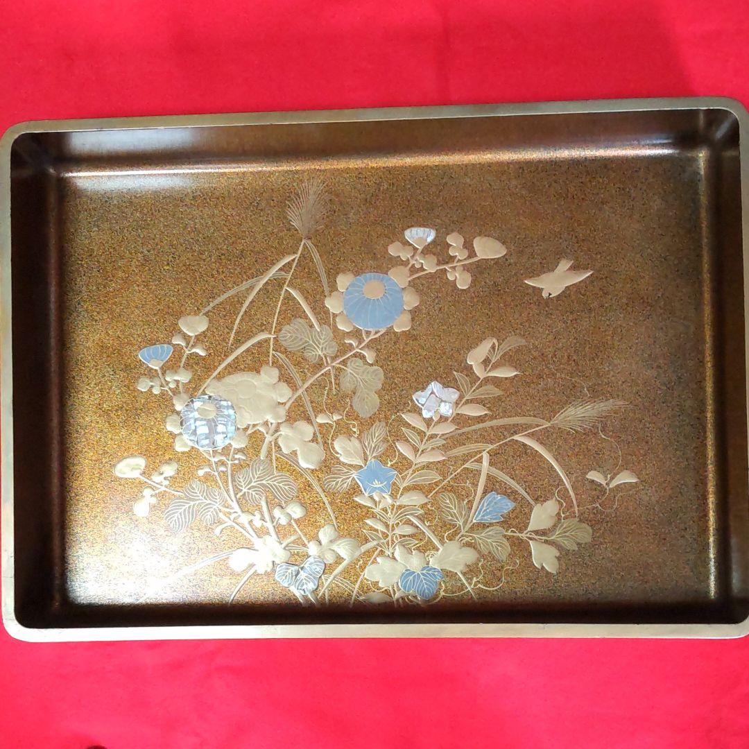 梨地青貝菊花桔梗鳥図蒔絵広蓋。