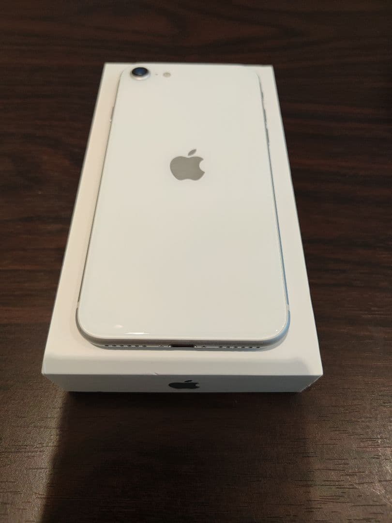 Apple iPhone SE (第2世代) ホワイト SIMフリー