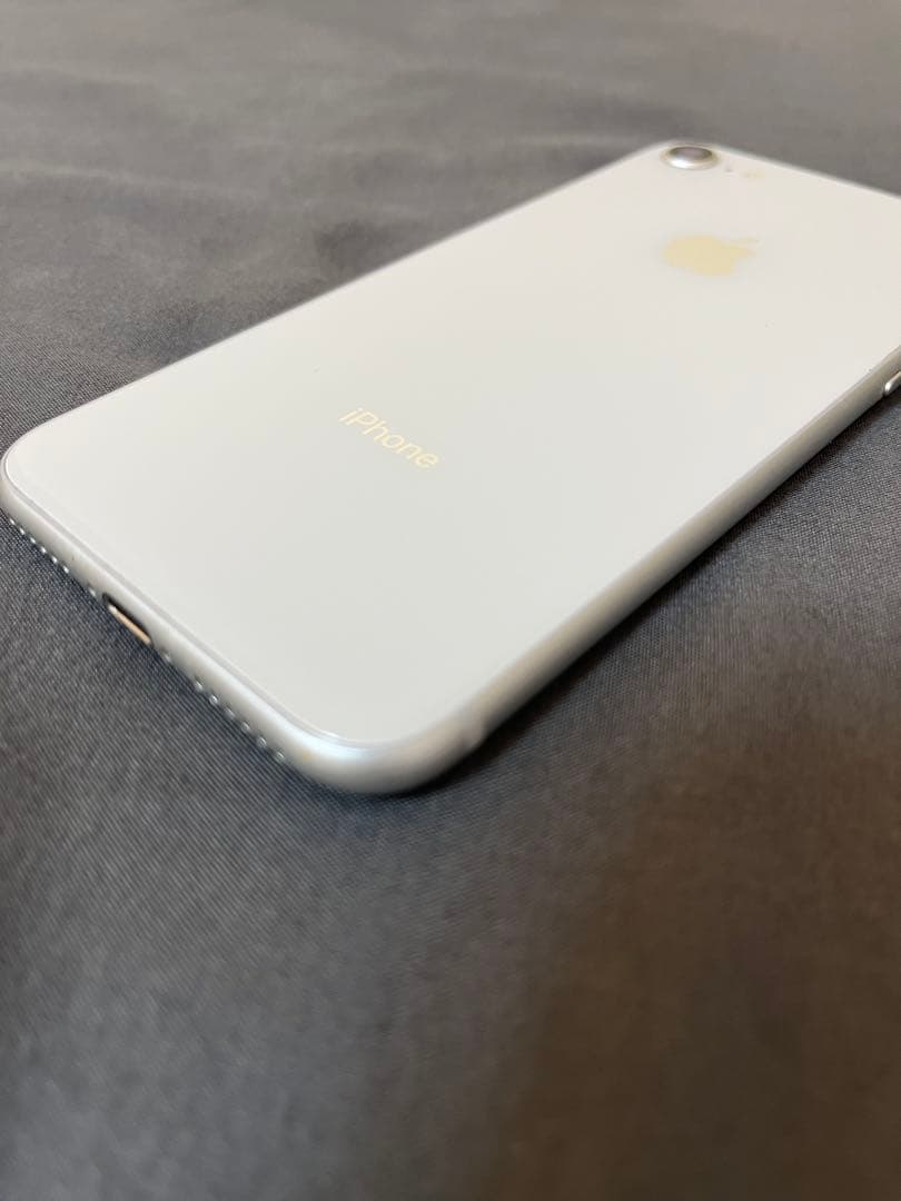 Apple iPhone 8 シルバー 本体　64GB