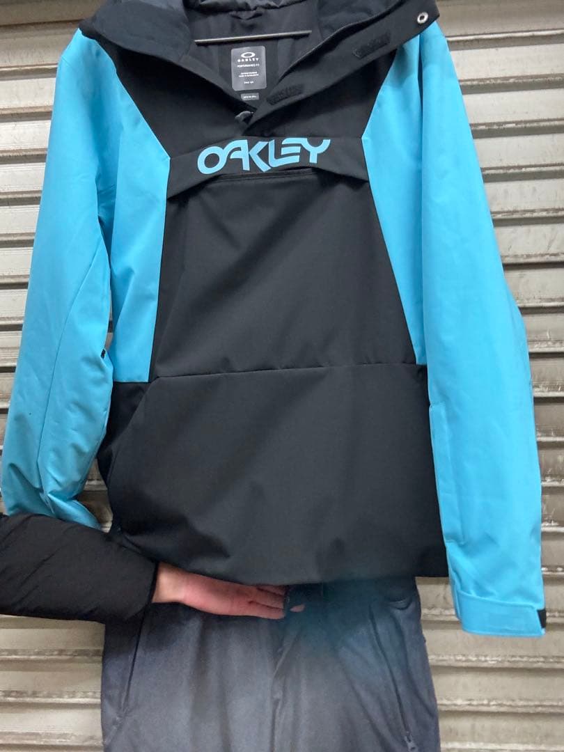 最終セール！上下スノーボードウェア オークリー上　クイックシルバー下