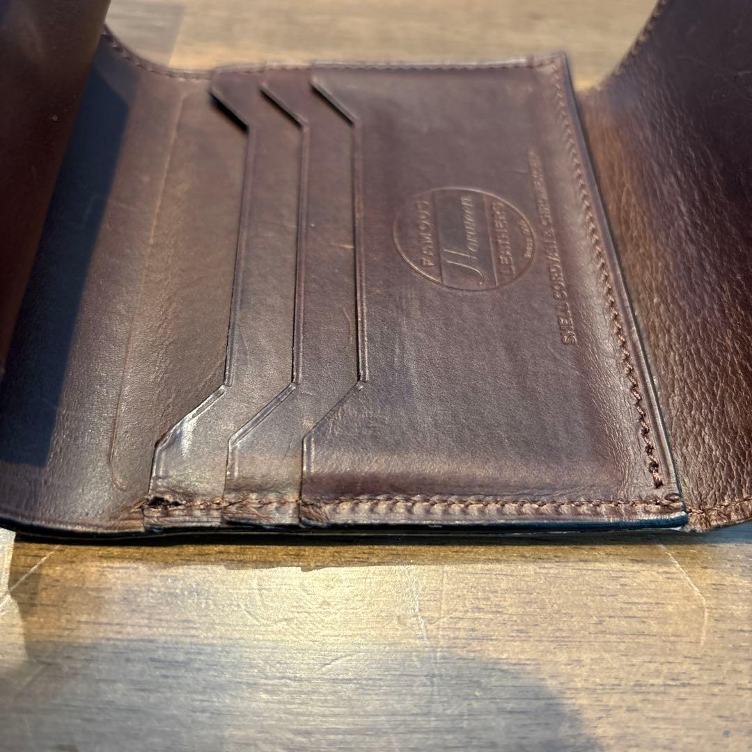 万双 ダブルホーウィン 被せ型財布