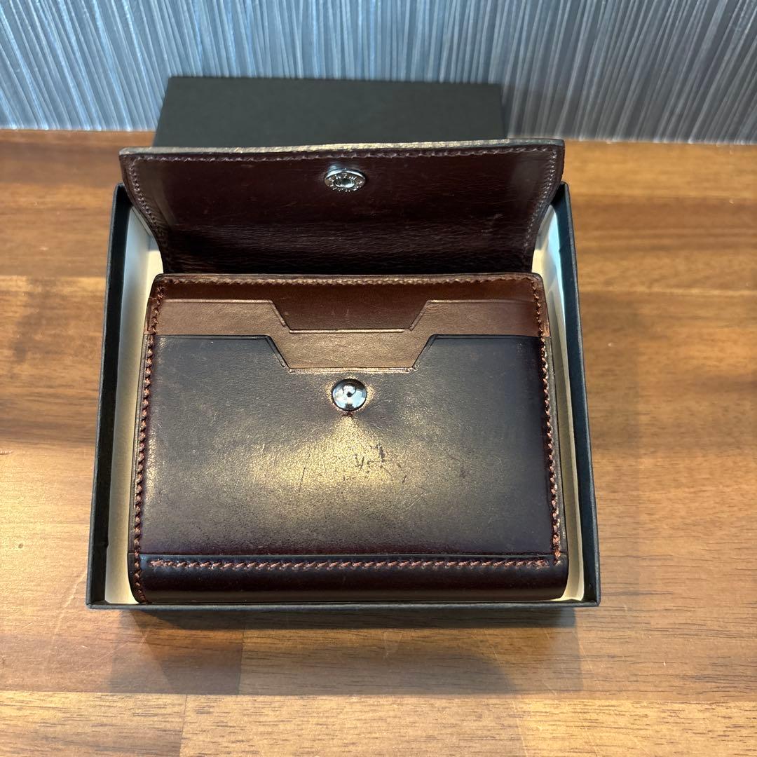 万双 ダブルホーウィン 被せ型財布