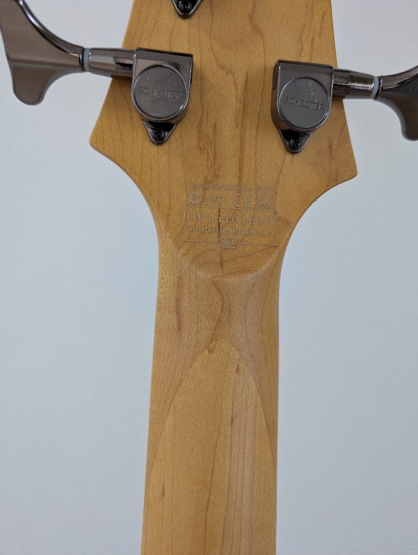 ベース SCHECTER Diamond Series Omen Extreme-5