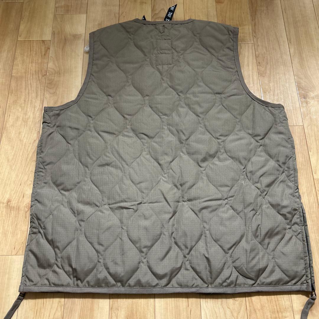 新品タグ付き　タイオン　TAION Vネック キルティングダウンベスト 収納袋