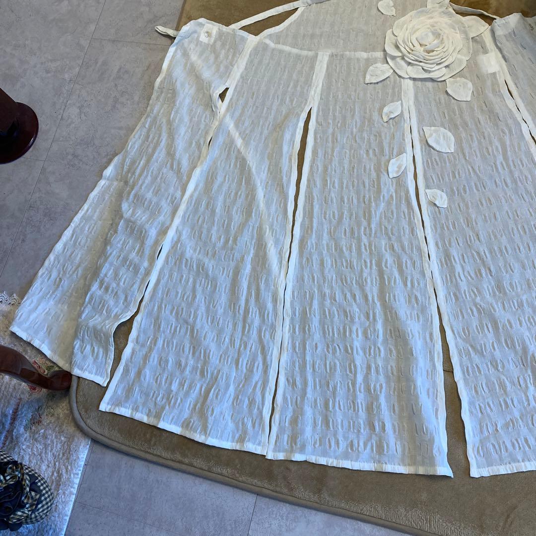 未使用　さえら　ポテチーノ　エプロン　バラモチーフ　ヒスクローネ　アキアカネ