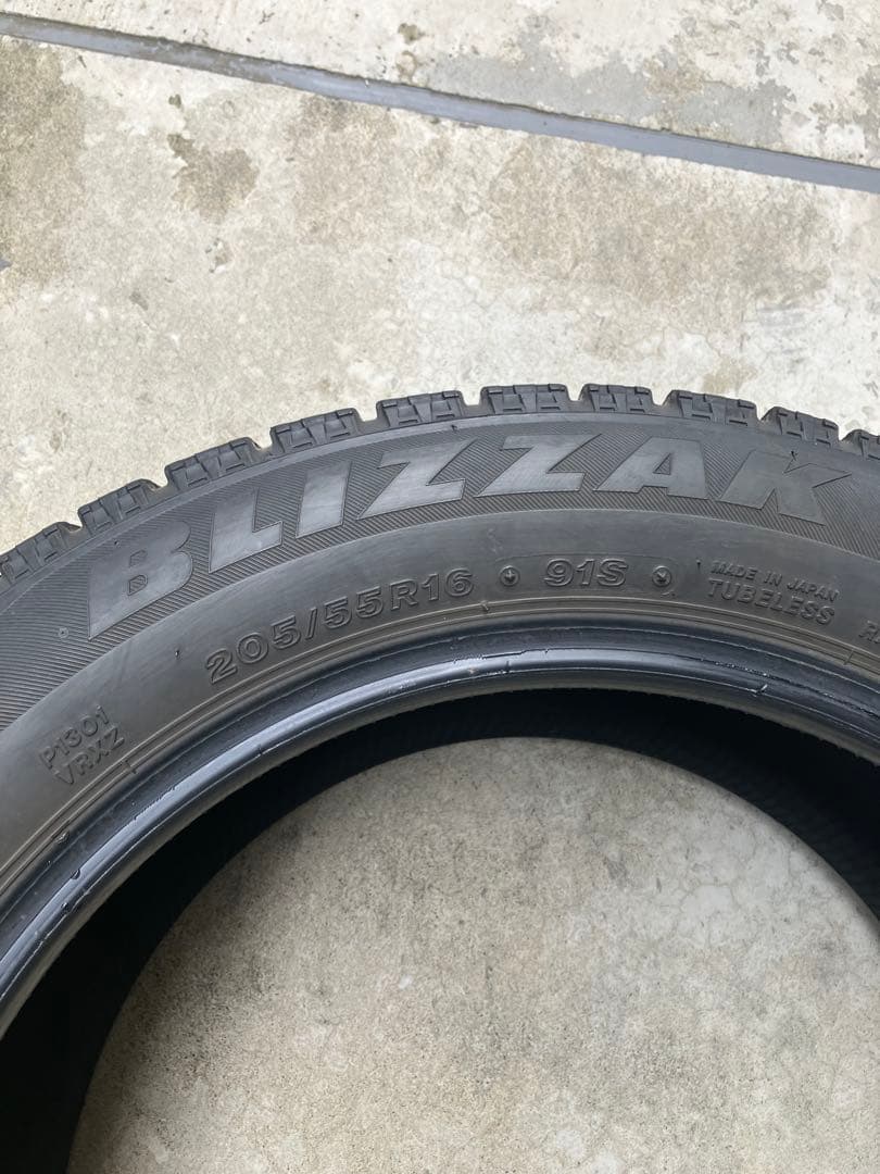 ブリヂストン スタッドレスタイヤ 4本 ブリザックVRX 205/55R16