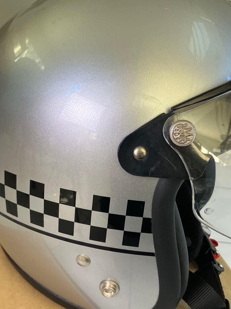 ジェットヘルメット　バイザー付き 旧車にとてもマッチします！
