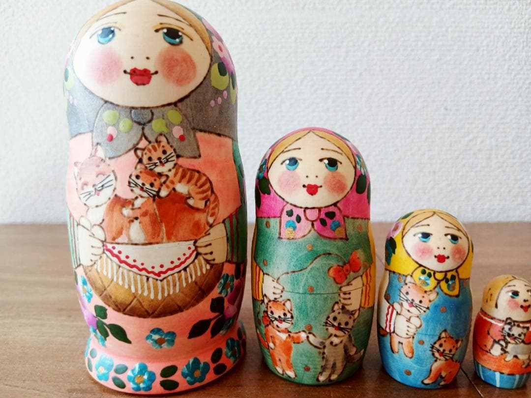 【LYH058】 北欧ロシア雑貨、マトリョーシカ【3匹の猫】リューバ作