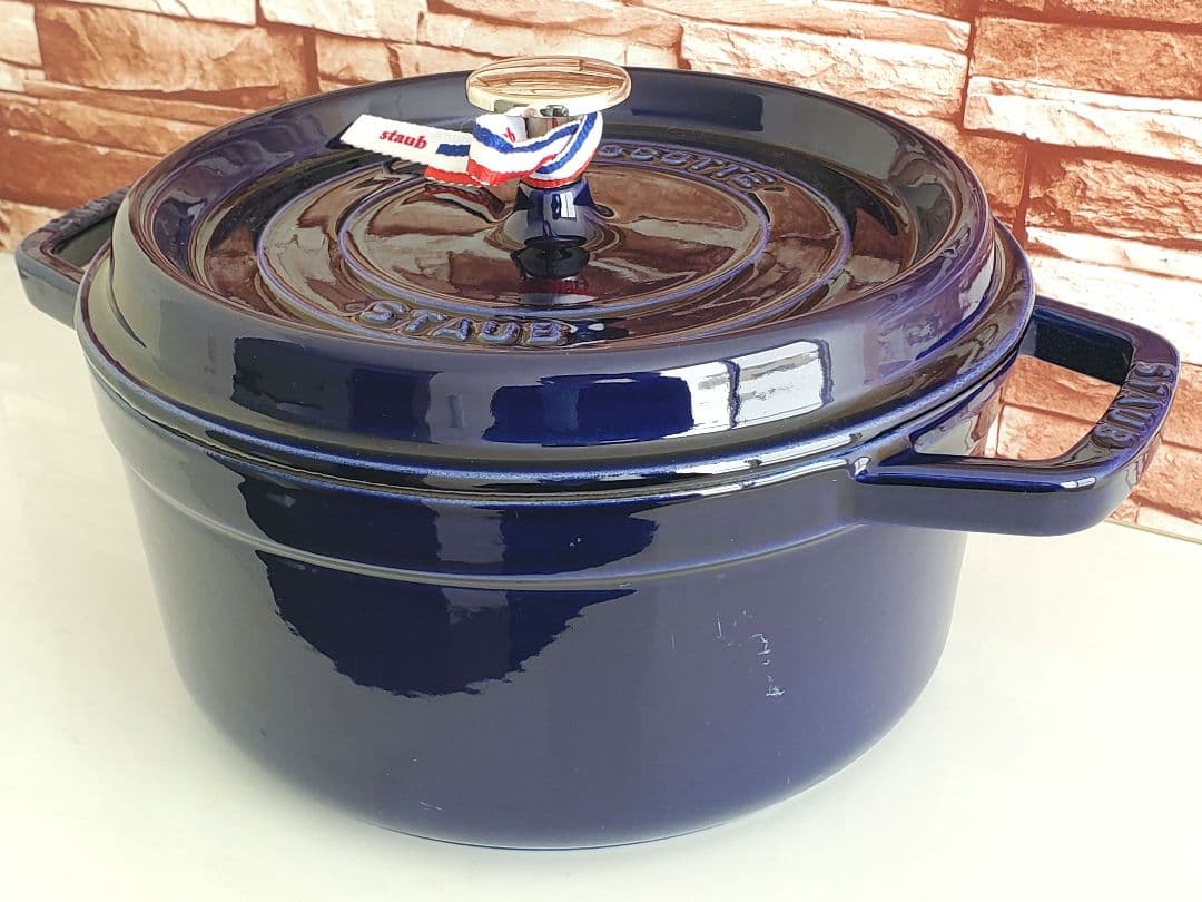 【美品】staub ピコ・ココット ラウンド 　22㎝　ストウブ