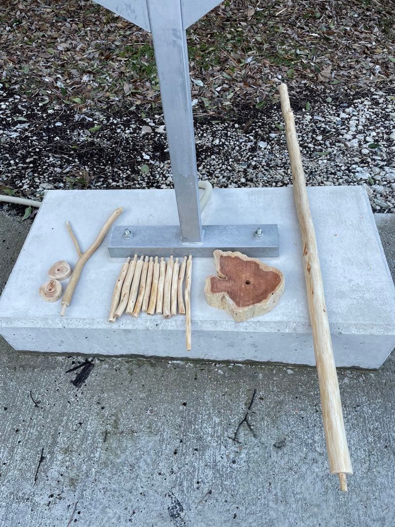 国産ヒノキ　鳥用止まり木　大型スタンド　約140センチ　小型中型インコ用