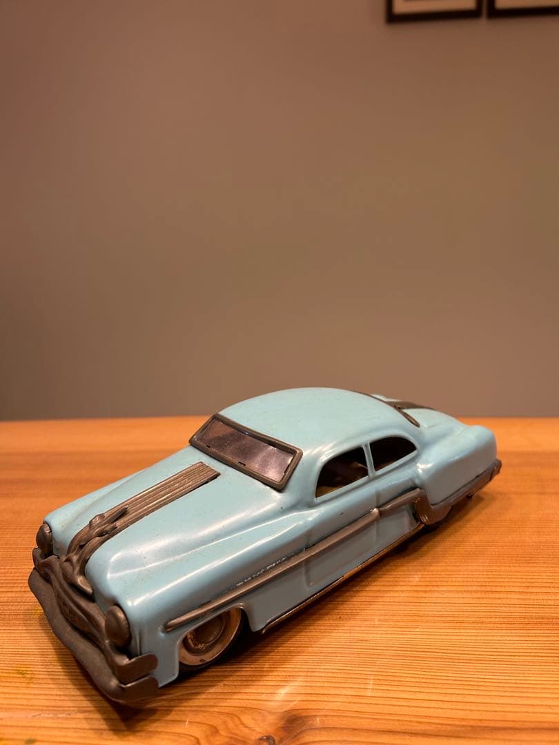 水色クラシックカー金属製モデル 自動車アンティークブリキ玩具