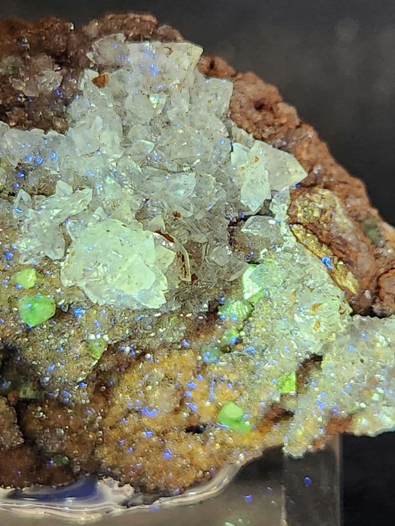 高品質✨キュプリアン アダマイト＆カルサイト母岩付き結晶原石