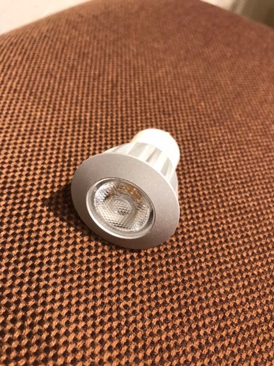 8個LEDスポットライトEZ10 ハロゲン30W25度DC12V電球色220lm