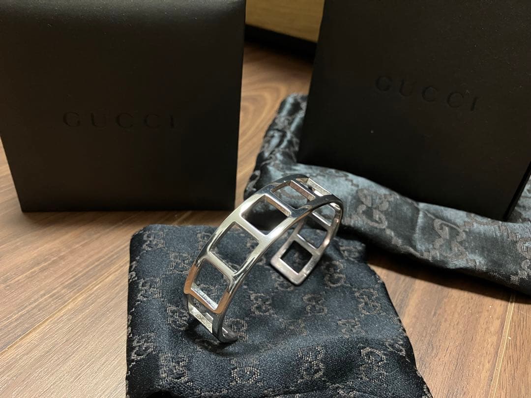 オ*ア様 グッチ　バングル　新品　付属品有　正規品