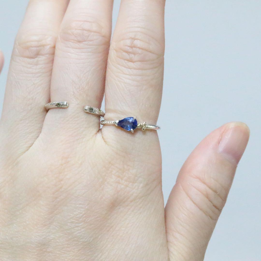 ペアシェイプのブルーサファイアK10粒々アシメミル打ちシルバーリング約9.5号