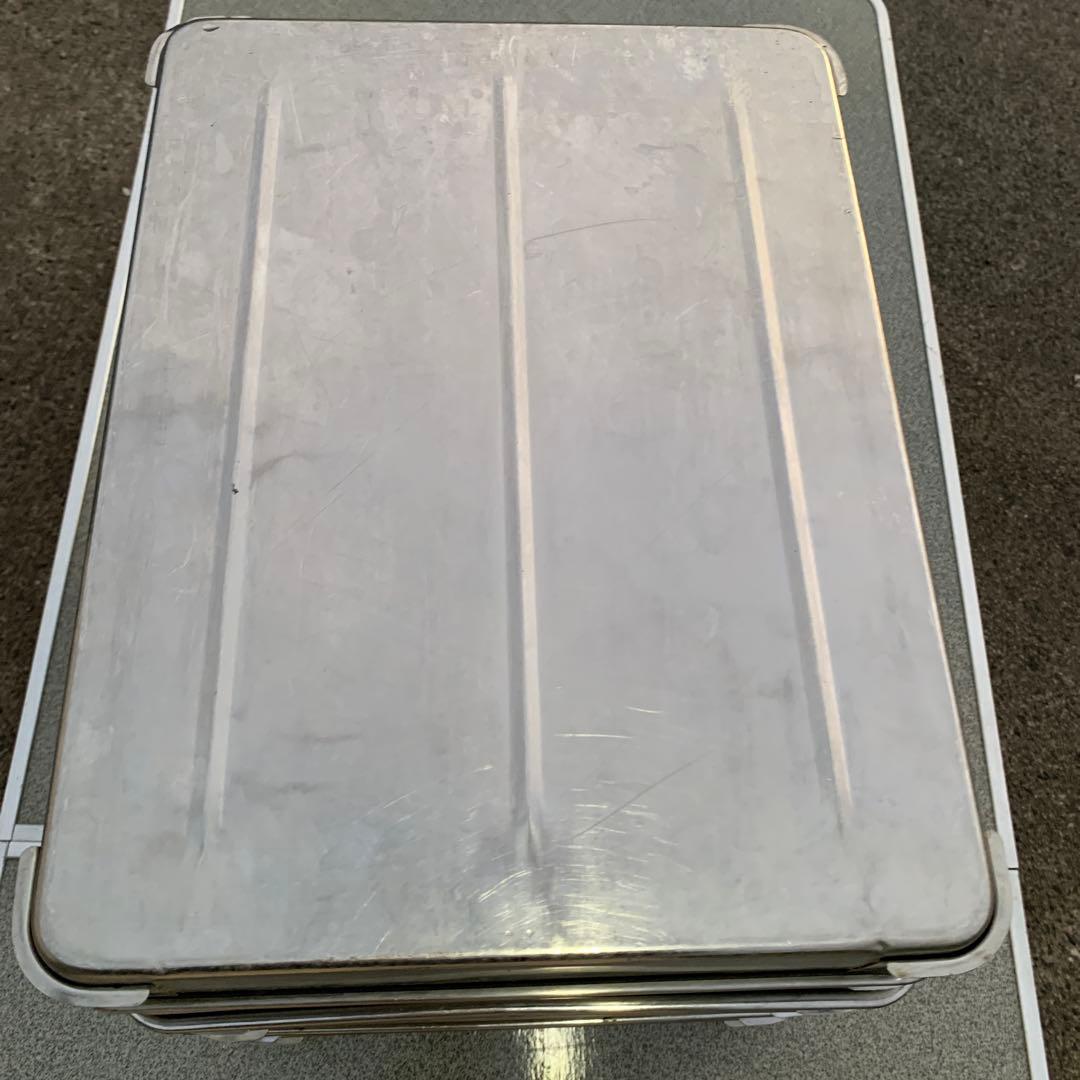 【餃子バット】6段　ステンレス製　中古　スタッキング式　収納ケース　　フタ