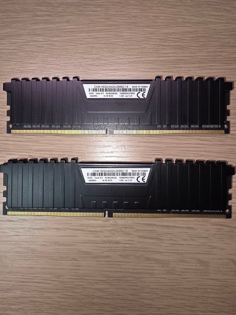 CORSAIR DDR4メモリ 2666Mhz 16GB（8GBx2）