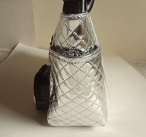 アルチビオ archivio 　スタイリッシュシルバーメタリックカートバッグ