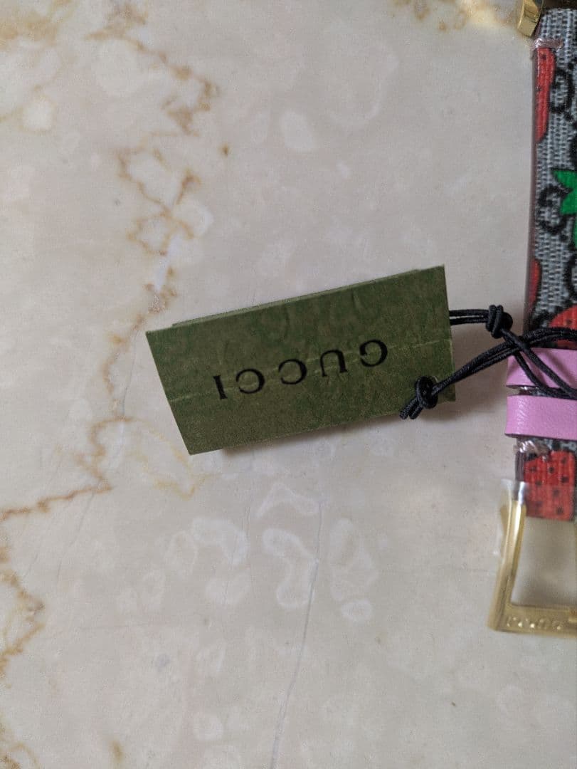 新品未使用　GUCCI　腕時計　ストロベリー　YA1264133　38ミリ