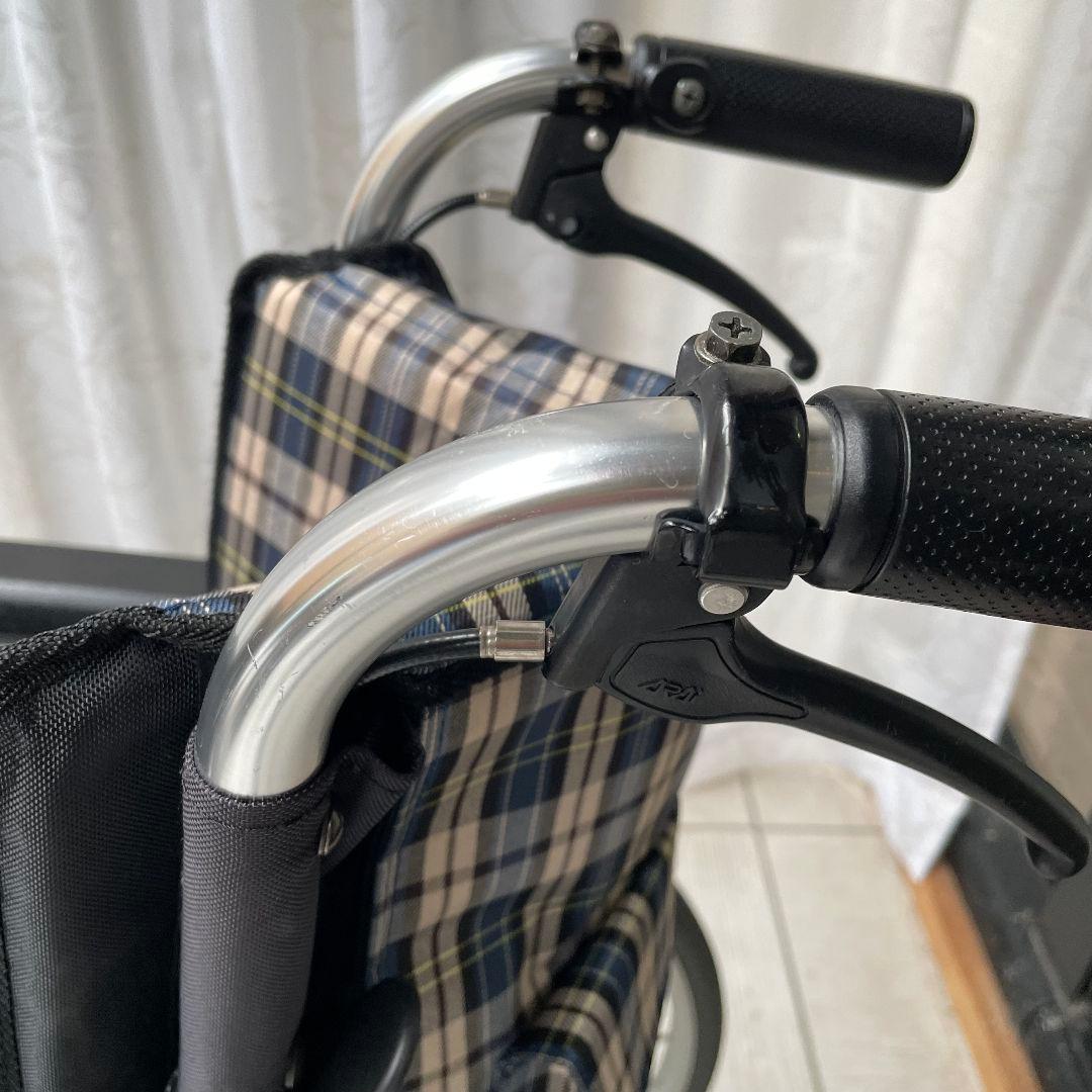 ♿️ 自走式 軽量スリム 車椅子 とても便利な多機能タイプ リハビリ訓練に最適