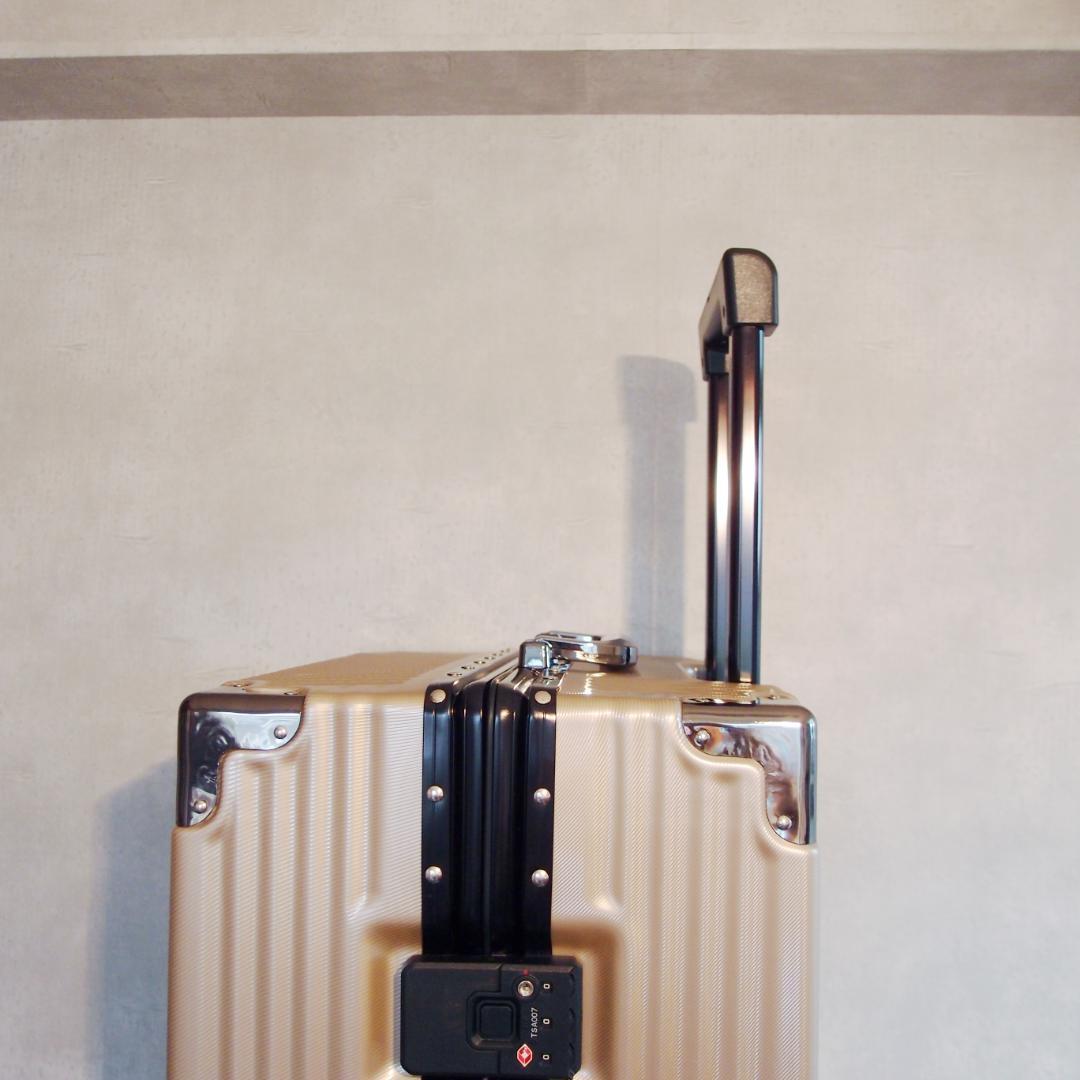 新品未使用 C.JUTRO 日本発案 機能性抜群スーツケース キャリーケース