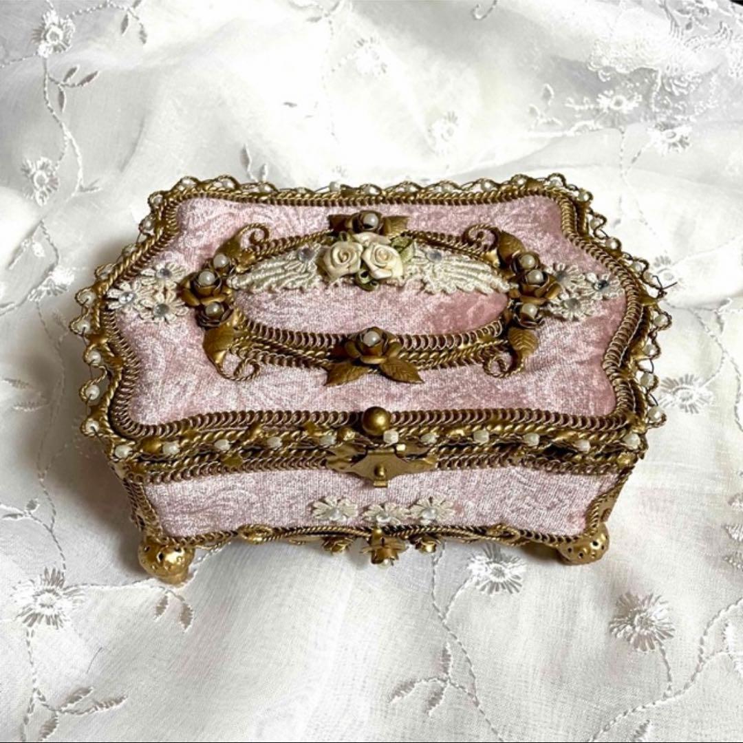 アンティークジュエリーボックス 薔薇 パール ゴールド ベロアピンク 花②