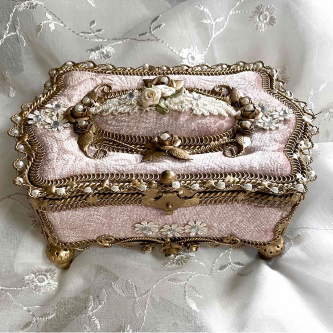 アンティークジュエリーボックス 薔薇 パール ゴールド ベロアピンク 花②