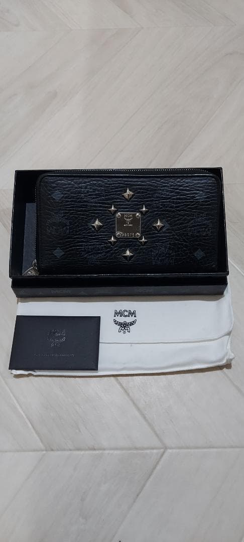 MCM スタッズレザー長財布