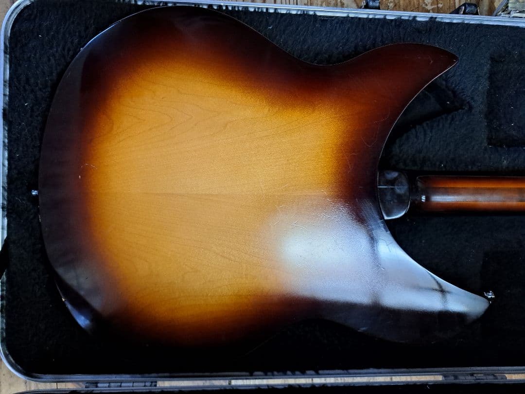 Rickenbacker 330 レアカラーモンテズマブラウン 2005年製