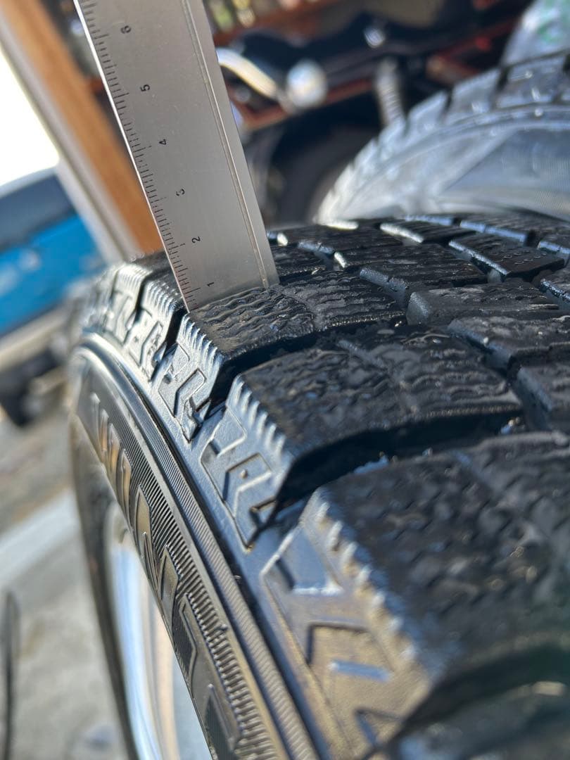 DUNLOP スタッドレスタイヤ 185/65R15 4本セット