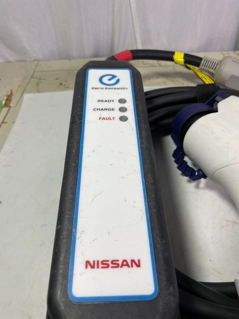 日産　リーフ　充電ケーブル　3NK5E