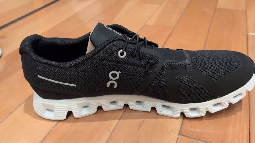 On Cloud5 ブラック スニーカー