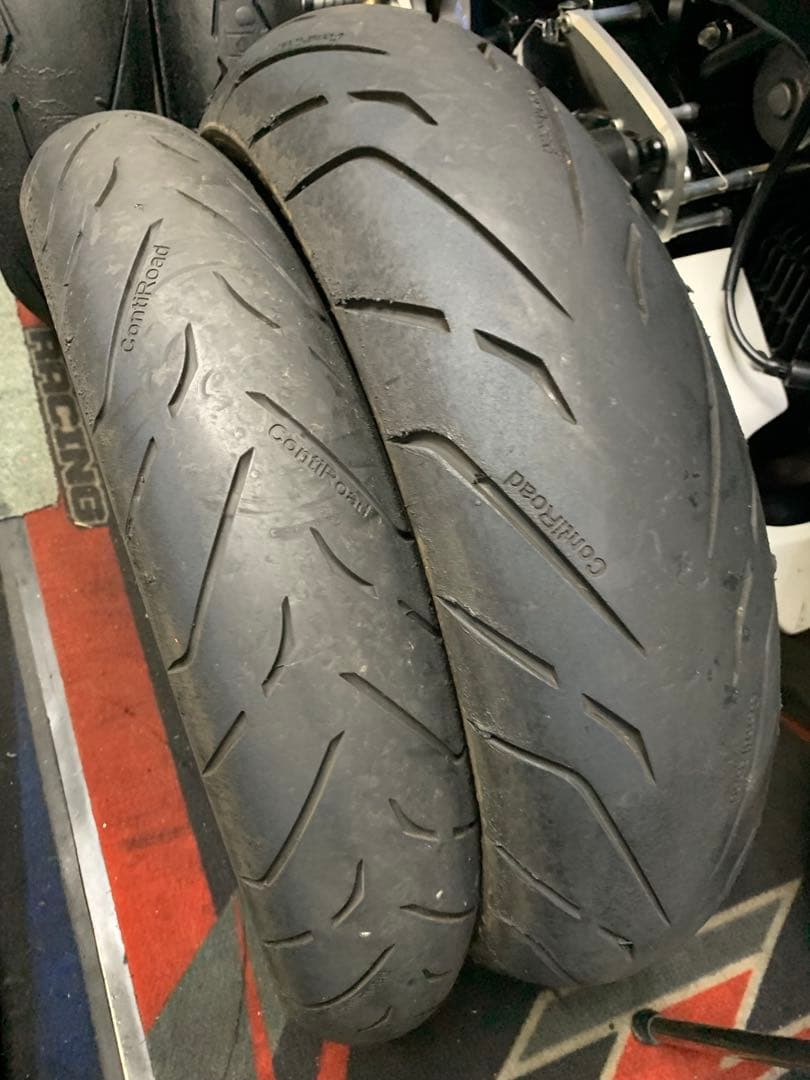 コンチネンタル ContiRoad タイヤ 前後セット（110/150）