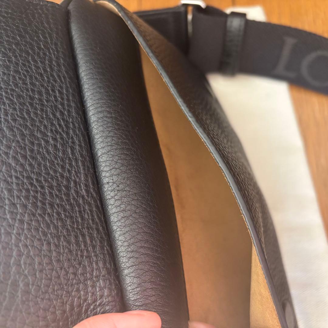 LOEWE メッセンジャーバッグ ペブル ショルダーバッグ ボディーバッグ