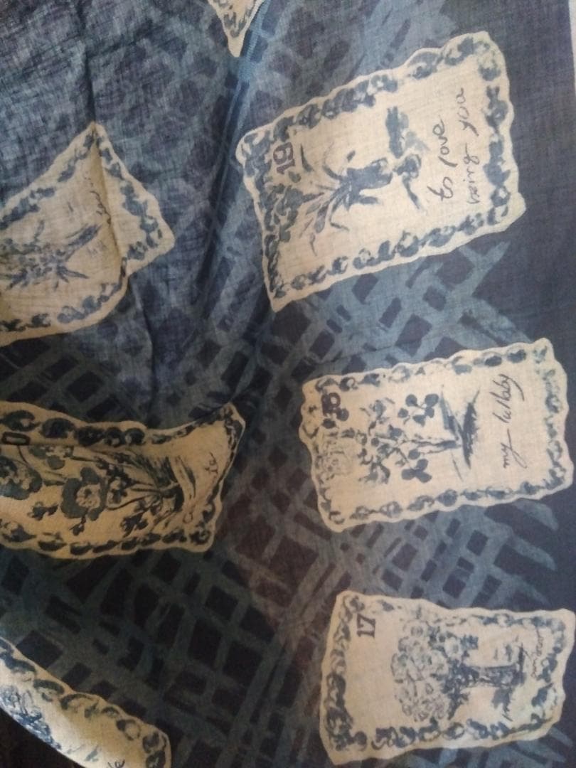 n*y様 【新品】45R　ネイビー色　多数の花柄プリント スカーフ　フリンジ付