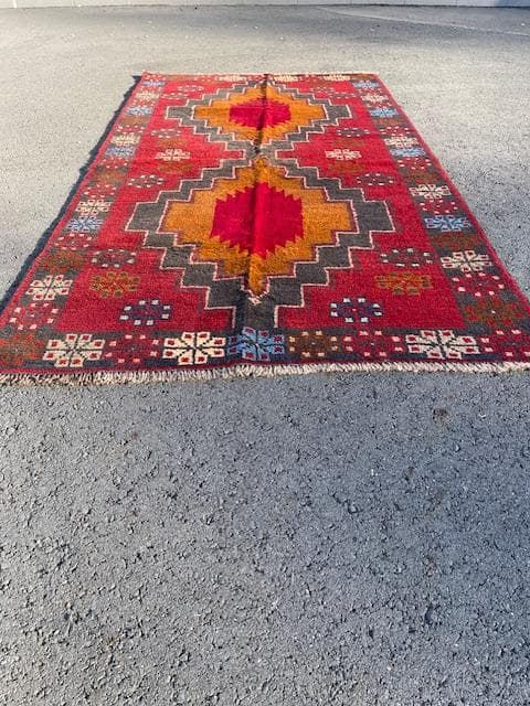 アンティークカフカズデザインのアフガニスタンバルーチラグ 187x103 cm